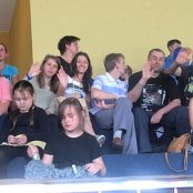 Kibicowanie na meczu siatki