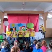 "Brzydkie Kaczątko" etiuda teatralna na podstawie baśni H.CH. Andersena  dla przyjaci&oacute;ł