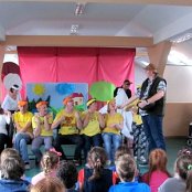 "Brzydkie Kaczątko" etiuda teatralna na podstawie baśni H.CH. Andersena  dla przyjaci&oacute;ł