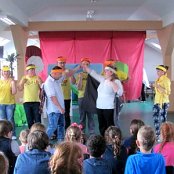 "Brzydkie Kaczątko" etiuda teatralna na podstawie baśni H.CH. Andersena  dla przyjaci&oacute;ł