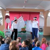 "Brzydkie Kaczątko" etiuda teatralna na podstawie baśni H.CH. Andersena  dla przyjaci&oacute;ł