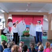 "Brzydkie Kaczątko" etiuda teatralna na podstawie baśni H.CH. Andersena  dla przyjaci&oacute;ł