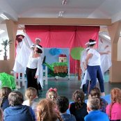 "Brzydkie Kaczątko" etiuda teatralna na podstawie baśni H.CH. Andersena  dla przyjaci&oacute;ł