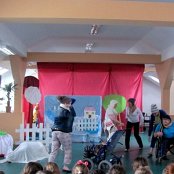 "Brzydkie Kaczątko" etiuda teatralna na podstawie baśni H.CH. Andersena  dla przyjaci&oacute;ł