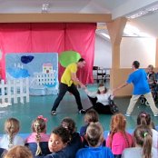 "Brzydkie Kaczątko" etiuda teatralna na podstawie baśni H.CH. Andersena  dla przyjaci&oacute;ł