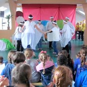 "Brzydkie Kaczątko" etiuda teatralna na podstawie baśni H.CH. Andersena  dla przyjaci&oacute;ł