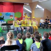 "Brzydkie Kaczątko" etiuda teatralna na podstawie baśni H.CH. Andersena  dla przyjaci&oacute;ł