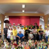 "Brzydkie Kaczątko" etiuda teatralna na podstawie baśni H.CH. Andersena  dla przyjaci&oacute;ł