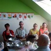 Trening kulinarny - obieramy szparagi