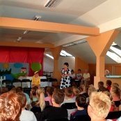 "Brzydkie Kaczątko" etiuda teatralna na podstawie baśni H.CH. Andersena  dla przyjaci&oacute;ł