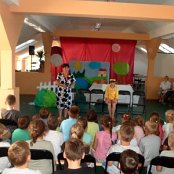 "Brzydkie Kaczątko" etiuda teatralna na podstawie baśni H.CH. Andersena  dla przyjaci&oacute;ł