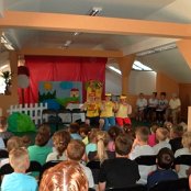 "Brzydkie Kaczątko" etiuda teatralna na podstawie baśni H.CH. Andersena  dla przyjaci&oacute;ł