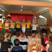 "Brzydkie Kaczątko" etiuda teatralna na podstawie baśni H.CH. Andersena  dla przyjaci&oacute;ł