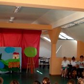 "Brzydkie Kaczątko" etiuda teatralna na podstawie baśni H.CH. Andersena  dla przyjaci&oacute;ł