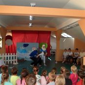 "Brzydkie Kaczątko" etiuda teatralna na podstawie baśni H.CH. Andersena  dla przyjaci&oacute;ł