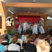 "Brzydkie Kaczątko" etiuda teatralna na podstawie baśni H.CH. Andersena  dla przyjaci&oacute;ł