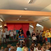 "Brzydkie Kaczątko" etiuda teatralna na podstawie baśni H.CH. Andersena  dla przyjaci&oacute;ł