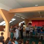 "Brzydkie Kaczątko" etiuda teatralna na podstawie baśni H.CH. Andersena  dla przyjaci&oacute;ł