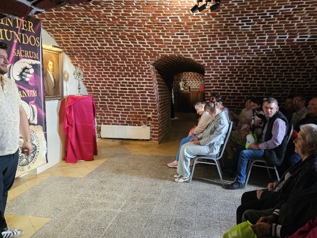 Zwiedzanie wystawy Inter Mundos_2