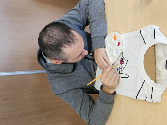 warsztaty malowania na bluzkach_18