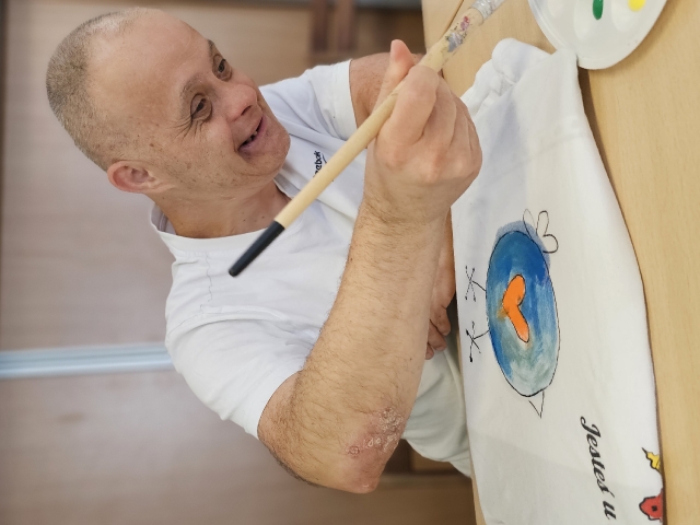 warsztaty malowania na bluzkach_22