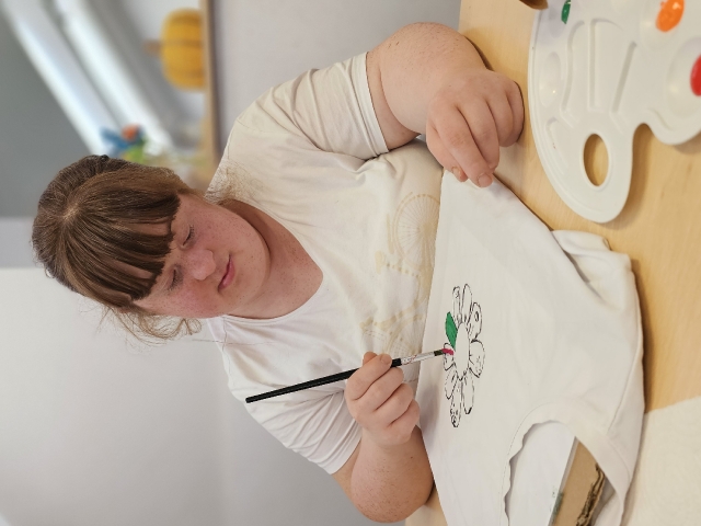 warsztaty malowania na bluzkach_24