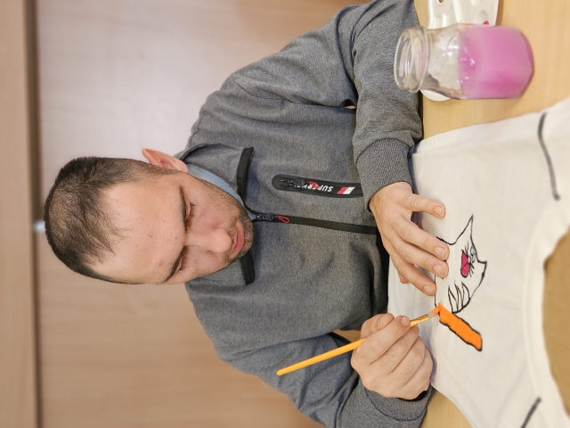 warsztaty malowania na bluzkach_26