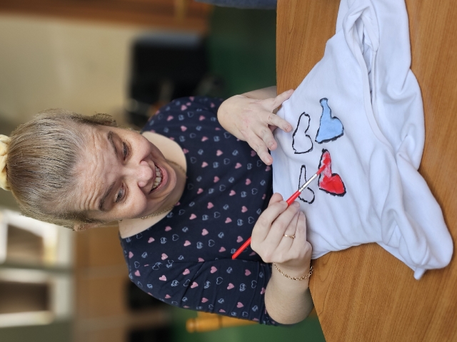 warsztaty malowania na bluzkach_42