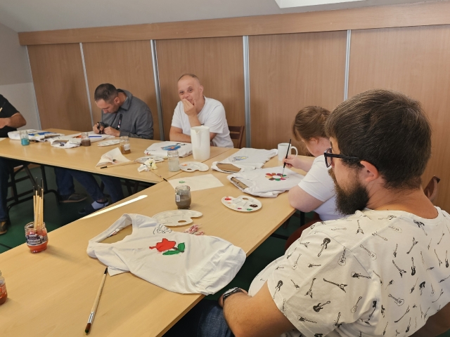 warsztaty malowania na bluzkach_53