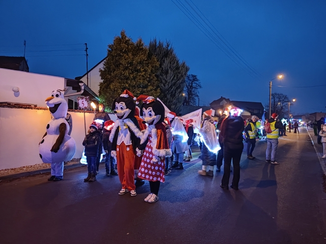 III Jarmark Świateczny i Korowód Światła_23