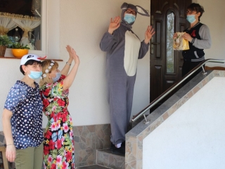 Zajączek z wizytą u uczestników_11