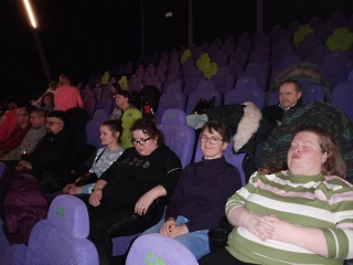 Mikołajkowy wyjazd do kina_1