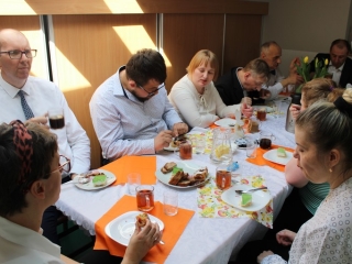 Uroczyste śniadanie wielkanocne_44