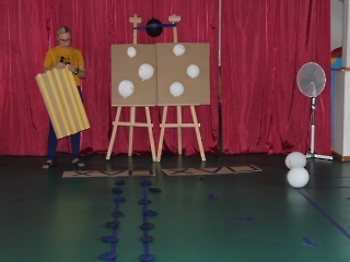 2023_07_20 Zabawy ruchowe z taśmą _1