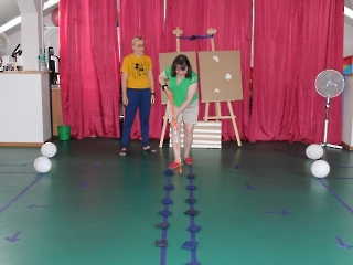 2023_07_20 Zabawy ruchowe z taśmą _24