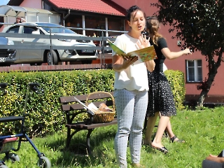 Czytanie na trawie_4