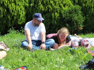 Czytanie na trawie_8