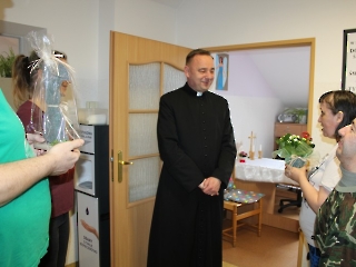 Dzień Ustanowienia Kapłaństwa - życzenia dla ks. proboszcza Zbigniewa Dobronia_1