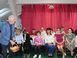 Śniadanie Wielkanocne, występ artystyczny, życzenia, modlitwa, poczęstunek_14