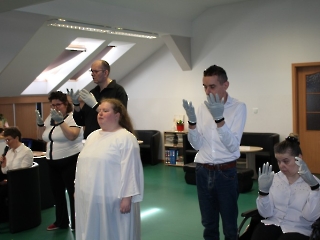 Śniadanie Wielkanocne, występ artystyczny, życzenia, modlitwa, poczęstunek_19