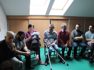 W poszukiwaniu Zająca, zagadki, konkurencje z jajkami, poszukiwanie upominków zajączkowych, odwiedziny dużego Zająca, zdjęcia pamiątkowe_2