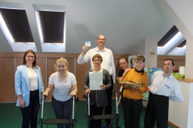 Wręczenie dyplomu i nagrody za udział w XVI Przeglądzie Artystycznym w Kościanie