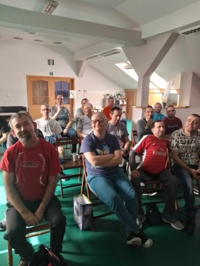 05, 08.04.2024 Edukacyjne spotkania prozdrowotne w ramach treningu funkcjonowania w życiu codziennym  pod hasłem „Higiena osobista – jak o nią dbać? Podstawowe nawyki, przybory higieniczne i ich prawidłowe zastosowanie.”